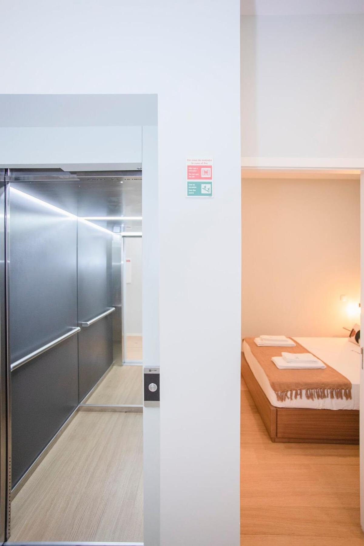 Liiiving In - Sweet Sunlight Terrace Apartment *