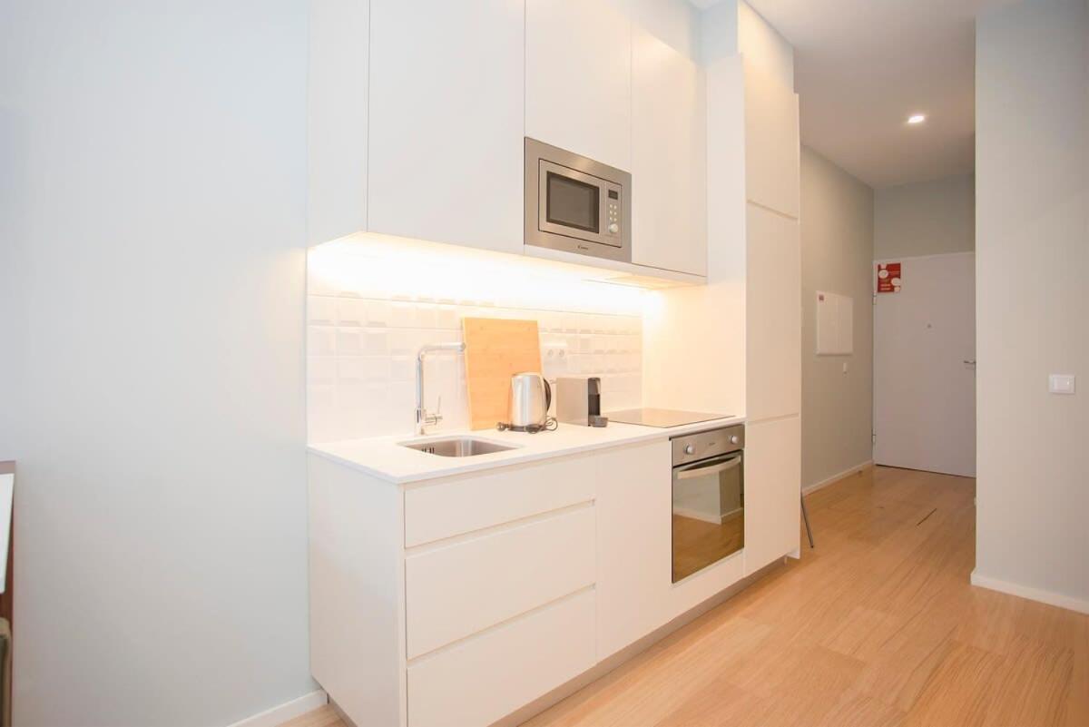 Liiiving In - Sweet Sunlight Terrace Apartment *