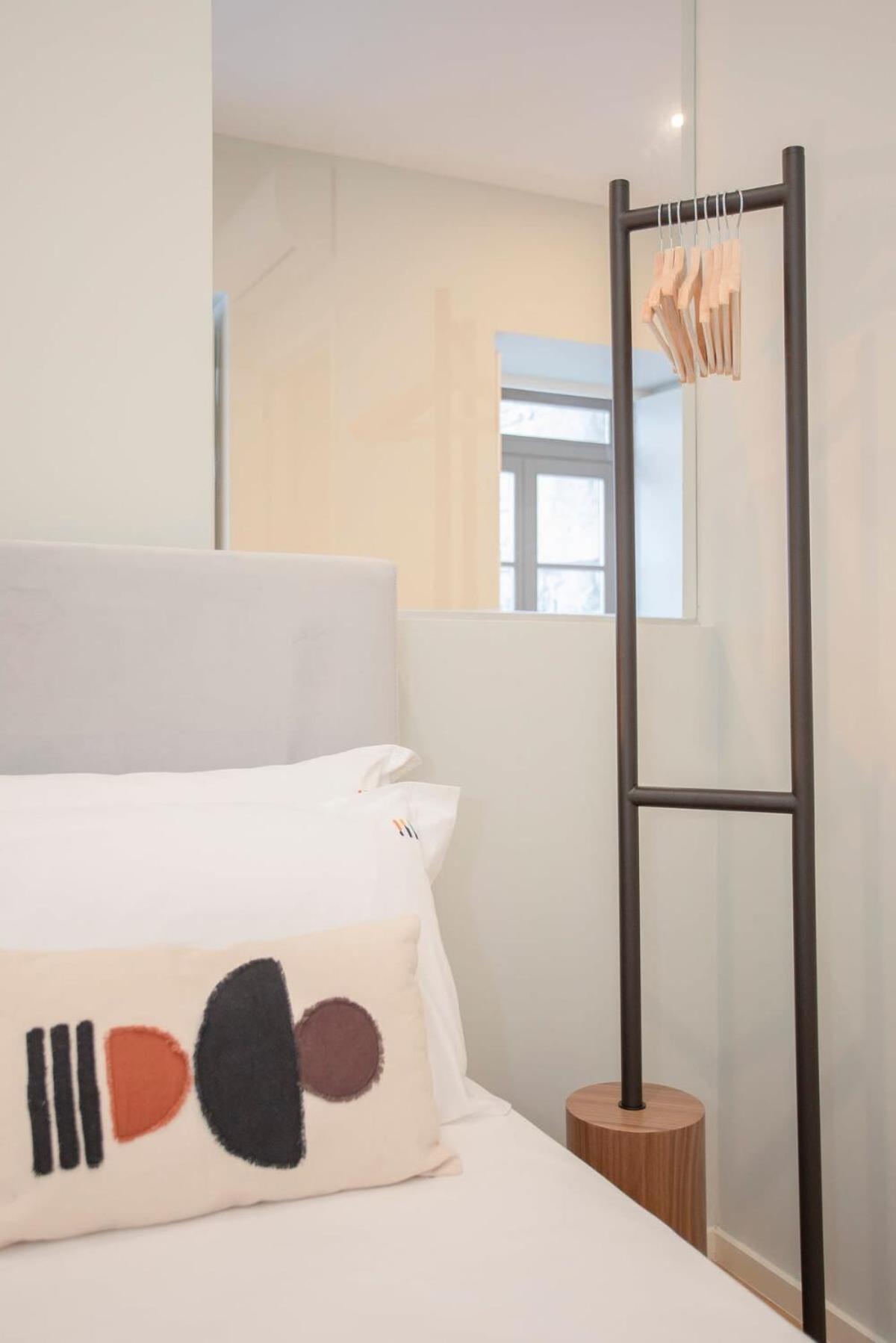 Liiiving In - Sweet Sunlight Terrace Apartment