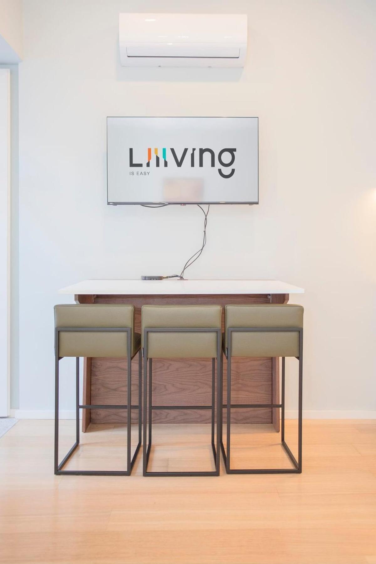 Liiiving In - Sweet Sunlight Terrace Apartment *